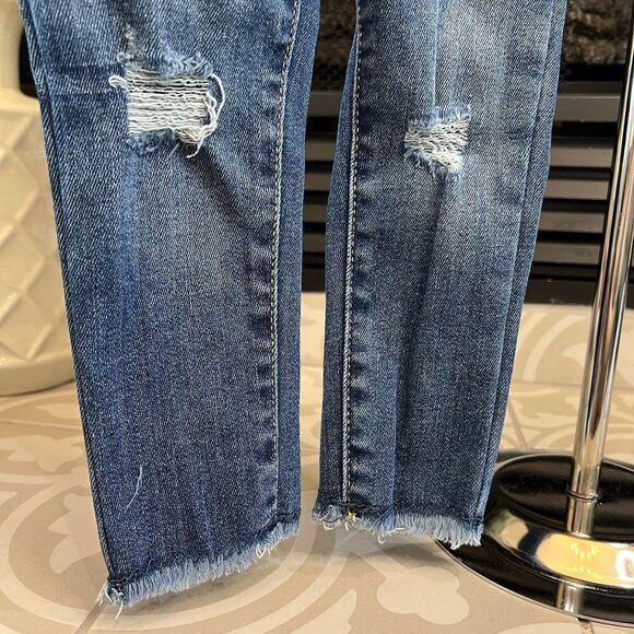 Old Navy Distressed Jegging - Picture 2 of 5